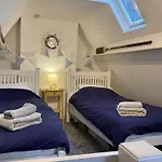 Periwinkle Cottage, Whitby